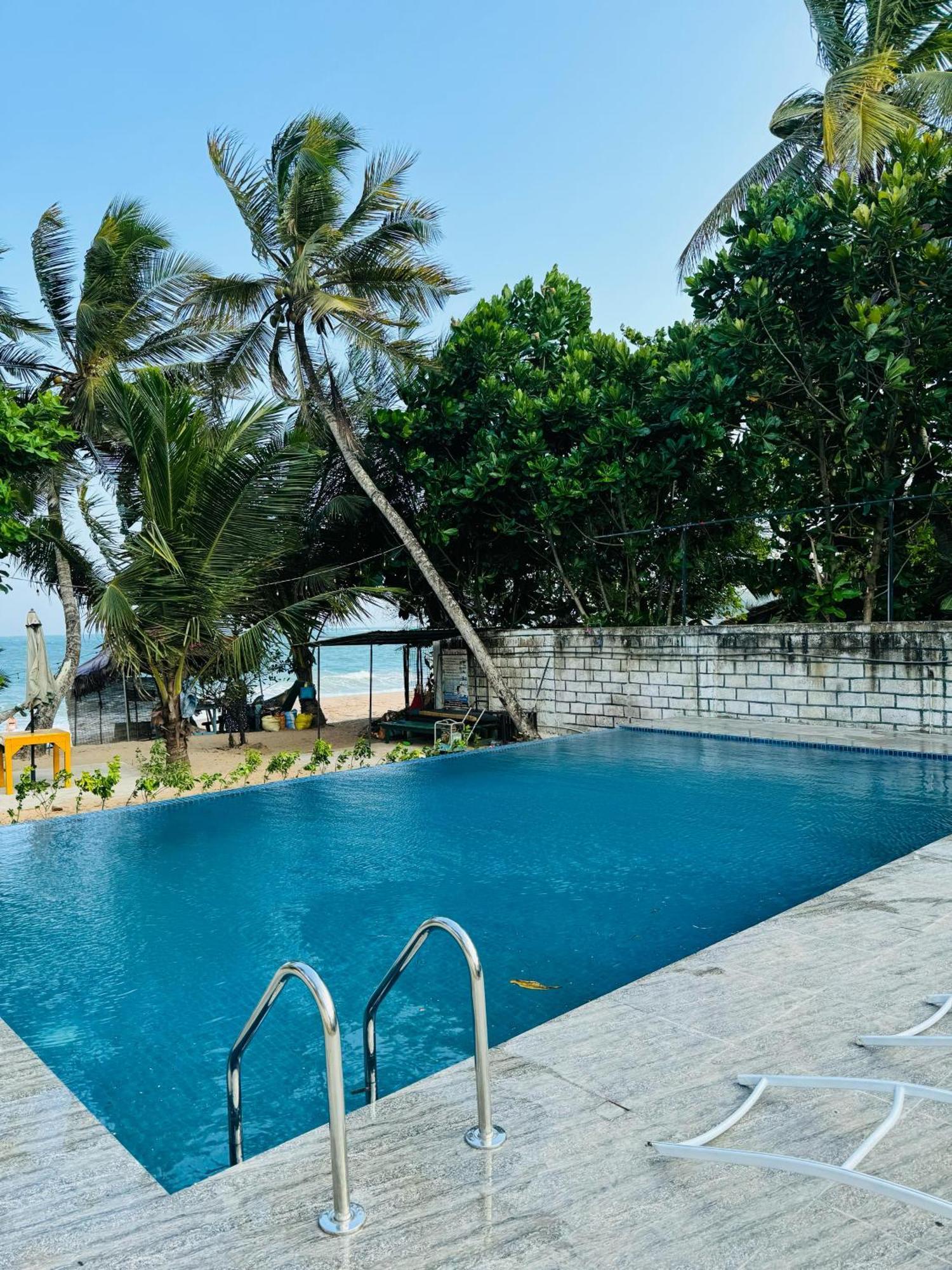 Frangipani Beach Villa Тангале Екстериор снимка